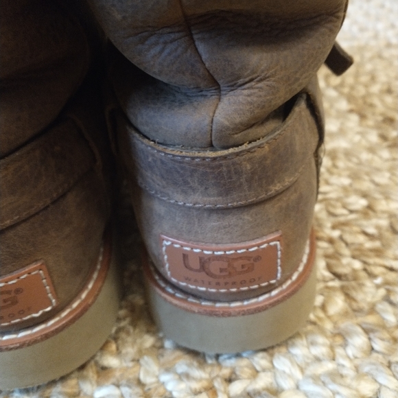UGG Boots - Picture 4 of 7